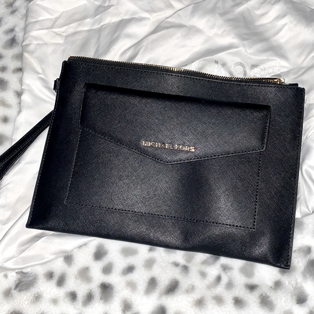 Michael Kors Wristlet/Clutch/wallet